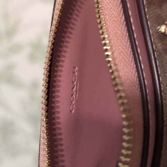 NWT Coach Zip Card Case in Signature Canvas with Gold Chain - Picture 7 of 7